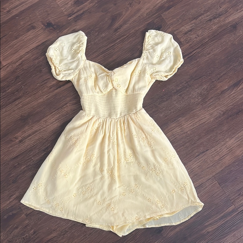 Hollister mini dress with shorts XS yellow